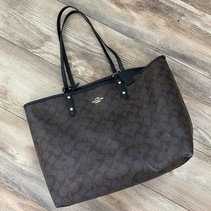 Coach reversible city tote purse | great condition